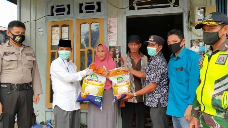 Pemerintah KTT Bagikan Sembako Tahap II di Kecamatan Sesayap Hilir dan Kecamatan Sesayap pada Masa Pendemi Covid-19