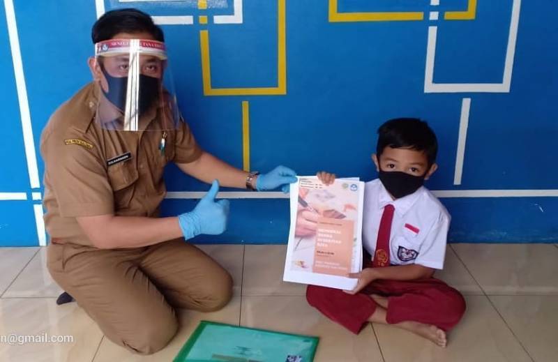 Sinergi, Kunci Keberhasilan Anak Belajar Dari Rumah