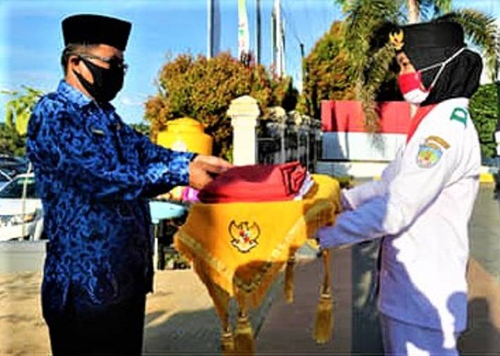 Penurunan Bendera Sang Merah Putih