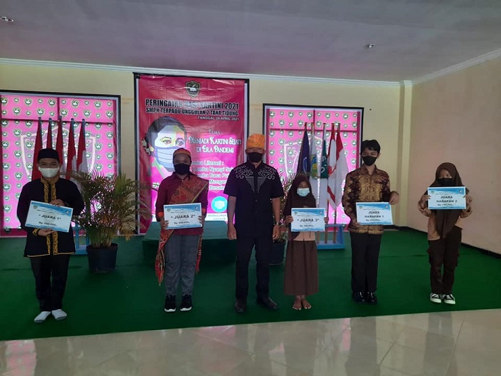 Peringati Hari Kartini, SMP Negeri Terpadu Unggulan 2 Tana Tidung Gelar Lomba Literasi