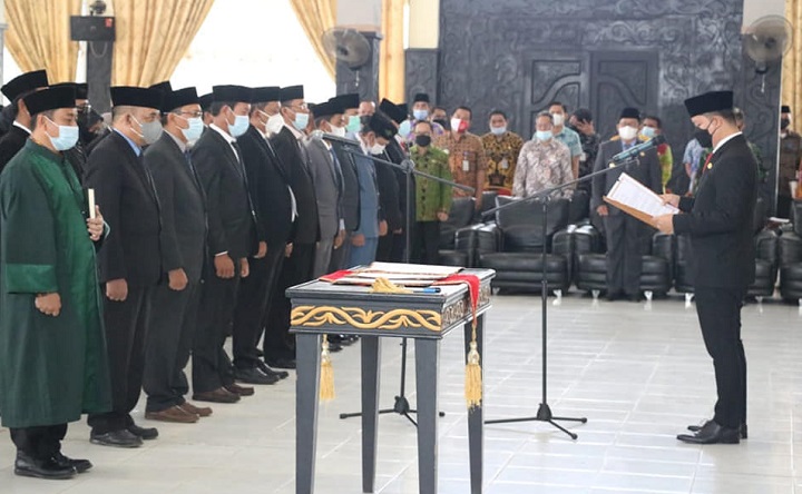 Pengambilan SumpahJanji dan Pengukuhan Pejabat Administrator dan Pejabat Pengawas