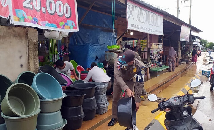 Penegakan Perda No. 02 Tahun 2012 Tentang Kebersihan dan Ketertiban Lingkungan