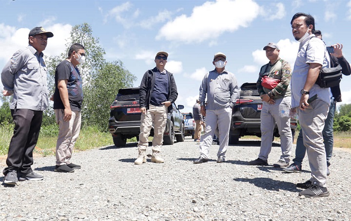 Monitoring Jalan Poros Desa Bebatu Menuju Desa Sengkong