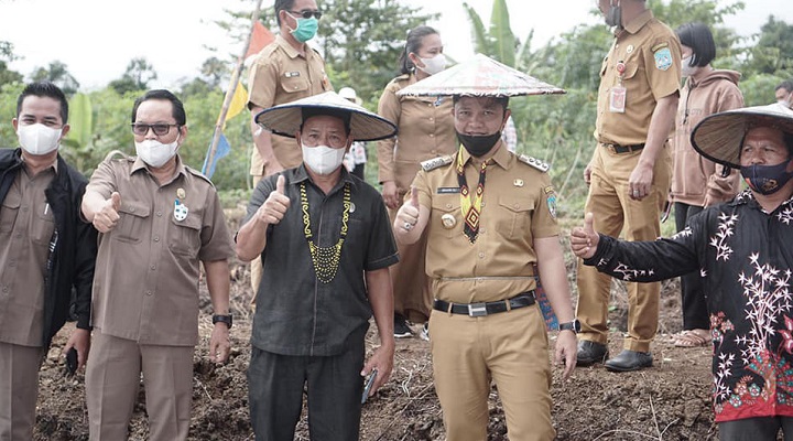 Gerakan Penanaman Perdana Dalam Rangka Pengentasan Daerah Rawan Pangan/Pertanian Keluarga(PDR/PK)