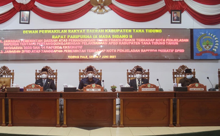 Rapat Paripurna IX Masa Sidang II DPRD