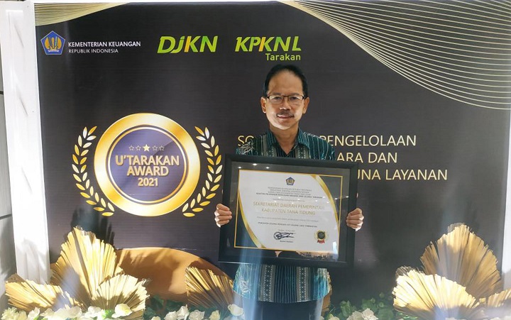Pemerintah Kabupaten Tana Tidung Menerima Penghargaan Pada U'Tarakan Award 2021