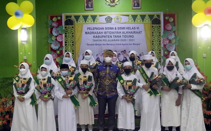 Pelepasan Siswa Siswi Kelas VI Madrasah Ibtidayah Al Khairat