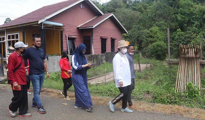 Monitoring dan Peninjauan RT Sehat Oleh Wakil Ketua TP PKK Kabupaten Tana Tidung