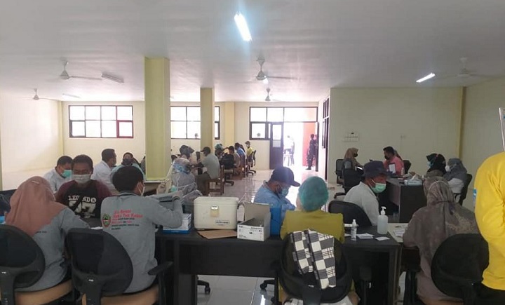 Serbuan Vaksinasi TNI-POLRI dan Dinas Kesehatan Kab Tana Tidung