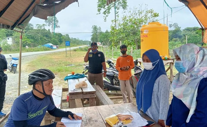 Bupati dan Ketua DPRD Tana Tidung Mennjau Posko Covid 19 di Desa Sesayap Selor