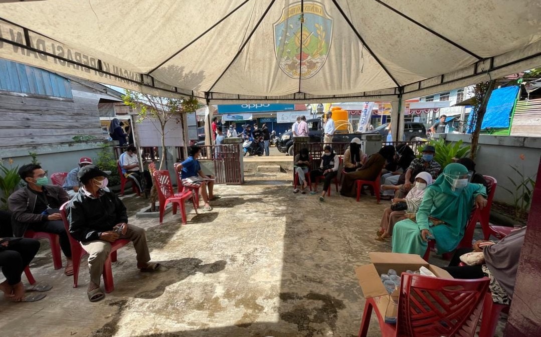 Vaksinasi Covid-19 di Desa Tideng Pale