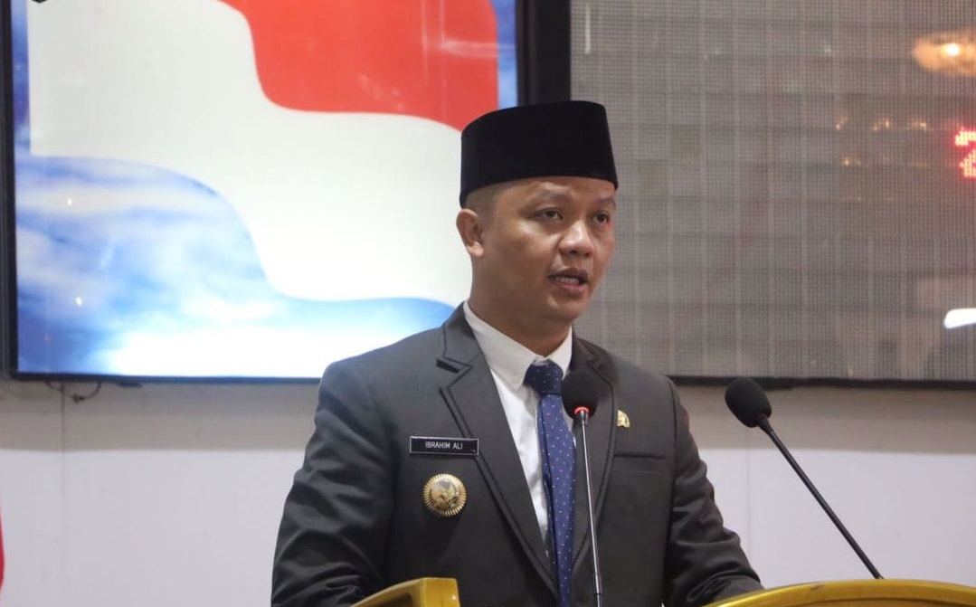DALAM RAPAT PARIPURNA KE-XVI MASA SIDANG II TAHUN 2021