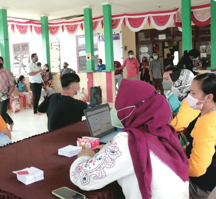 Monitoring Vaksinasi Covid-19 di Kecamatan Muruk Rian