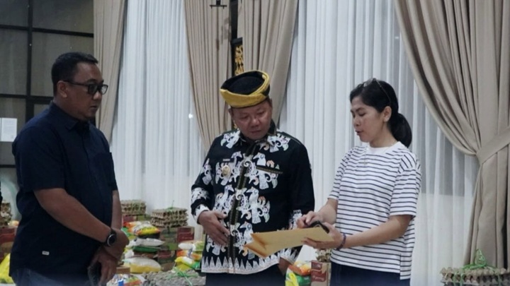 Wakil Bupati Tana Tidung Serahkan Bantuan bagi Korban Kebakaran