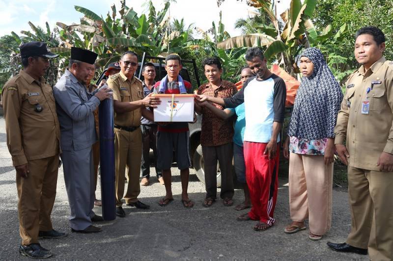 Penyerahan Bantuan Korban Kebakaran oleh BPBD Kabupaten Tana Tidung