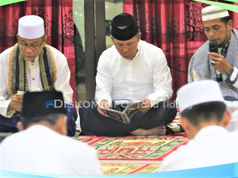 Suasana Yasinan dan Tausiyah Setiap Malam Jum’at di Kediaman Bupati Dr. H. Undunsyah, MH.Msi