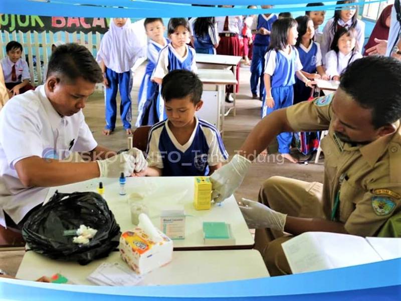 Kegiatan Sosialisasi Peregangan dan Sosialisasi Posbindu Mobile