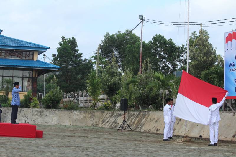 Upacara Memperingati Hari Pendidikan Nasional